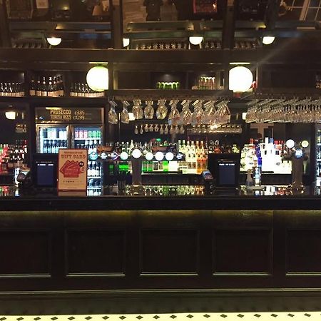 The George Hotel Wetherspoon Brecon Dış mekan fotoğraf