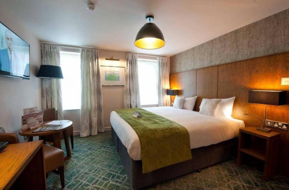 The George Hotel Wetherspoon Brecon Dış mekan fotoğraf